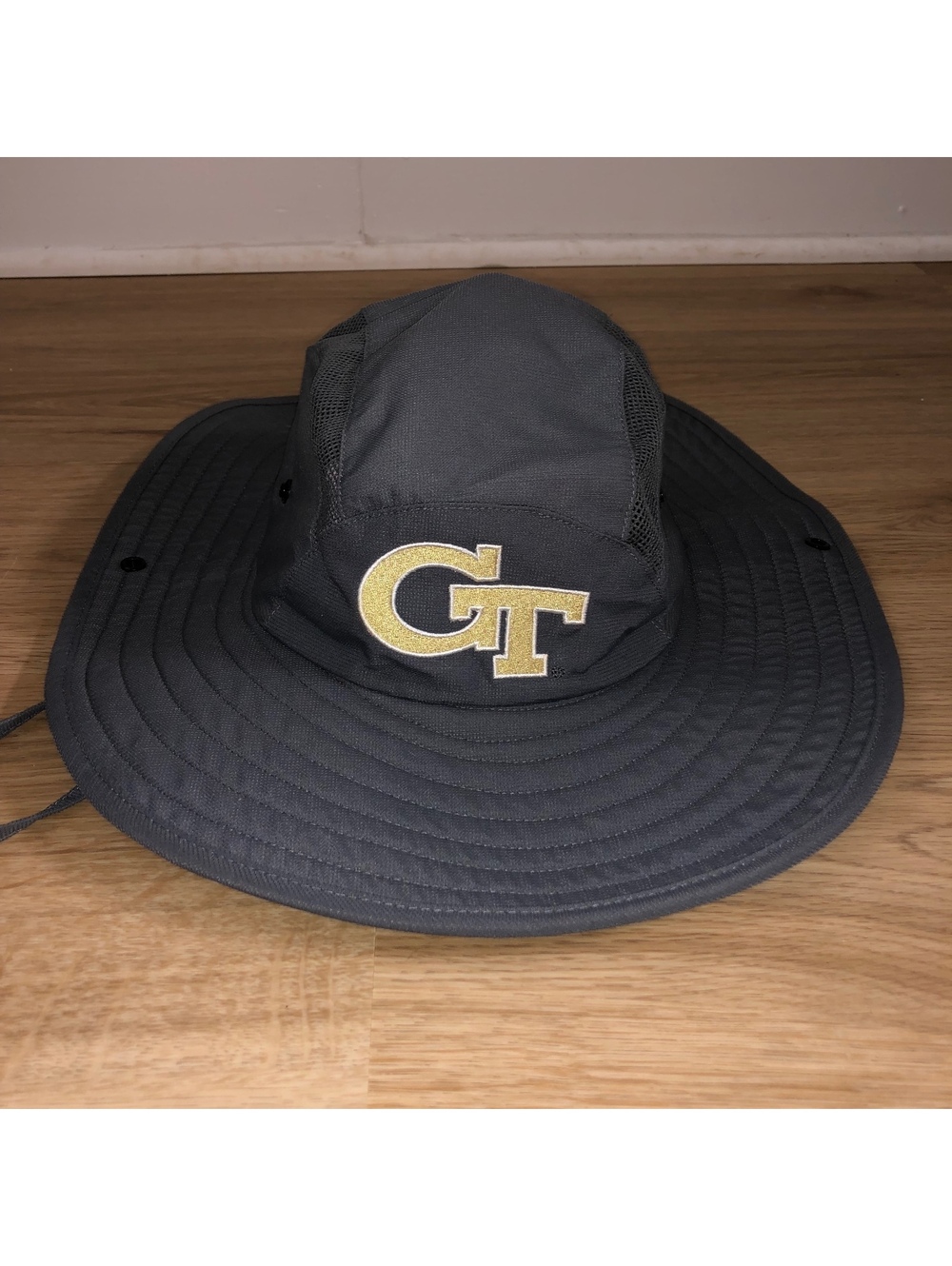 ADIDAS GEORGIA TECH YELLOW JACKETS DRAWSTRING GRAY YELLOW BUCKET HAT SIZE M/L